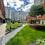 Luxusny Na 21 Poschodi S Parkovanim Zadarmo Ba * 브라티슬라바