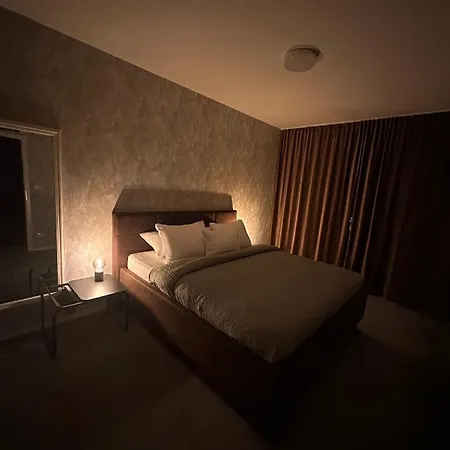 Luxusny Na 21 Poschodi S Parkovanim Zadarmo Ba * براتسيلافا