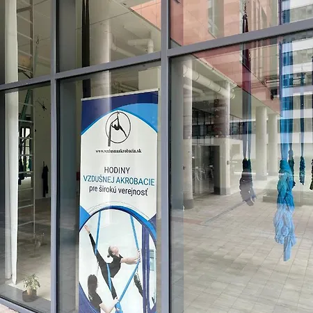 Luxusny Na 21 Poschodi S Parkovanim Zadarmo Ba 브라티슬라바