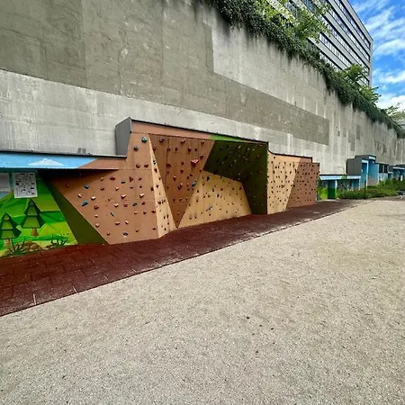 Luxusny Na 21 Poschodi S Parkovanim Zadarmo Ba شقة