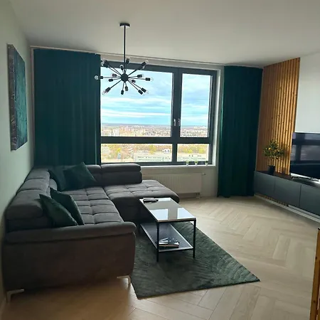 Luxusny Na 21 Poschodi S Parkovanim Zadarmo Ba * 布拉迪斯拉发