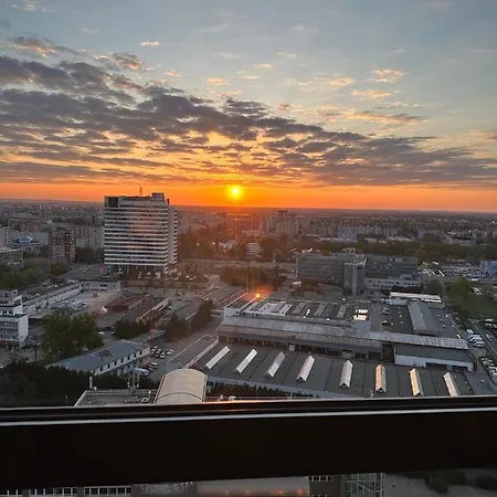 Luxusny Na 21 Poschodi S Parkovanim Zadarmo Ba Apartmán *