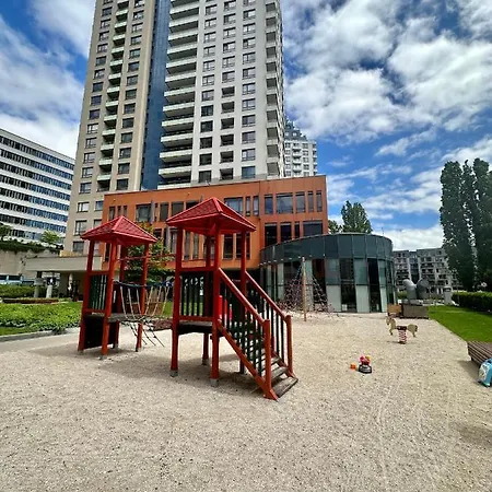 Luxusny Na 21 Poschodi S Parkovanim Zadarmo Ba 아파트