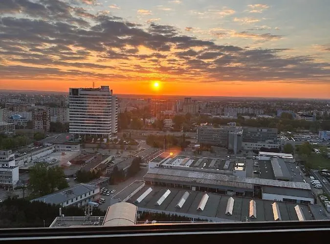 Luxusny Na 21 Poschodi S Parkovanim Zadarmo Ba Apartment *